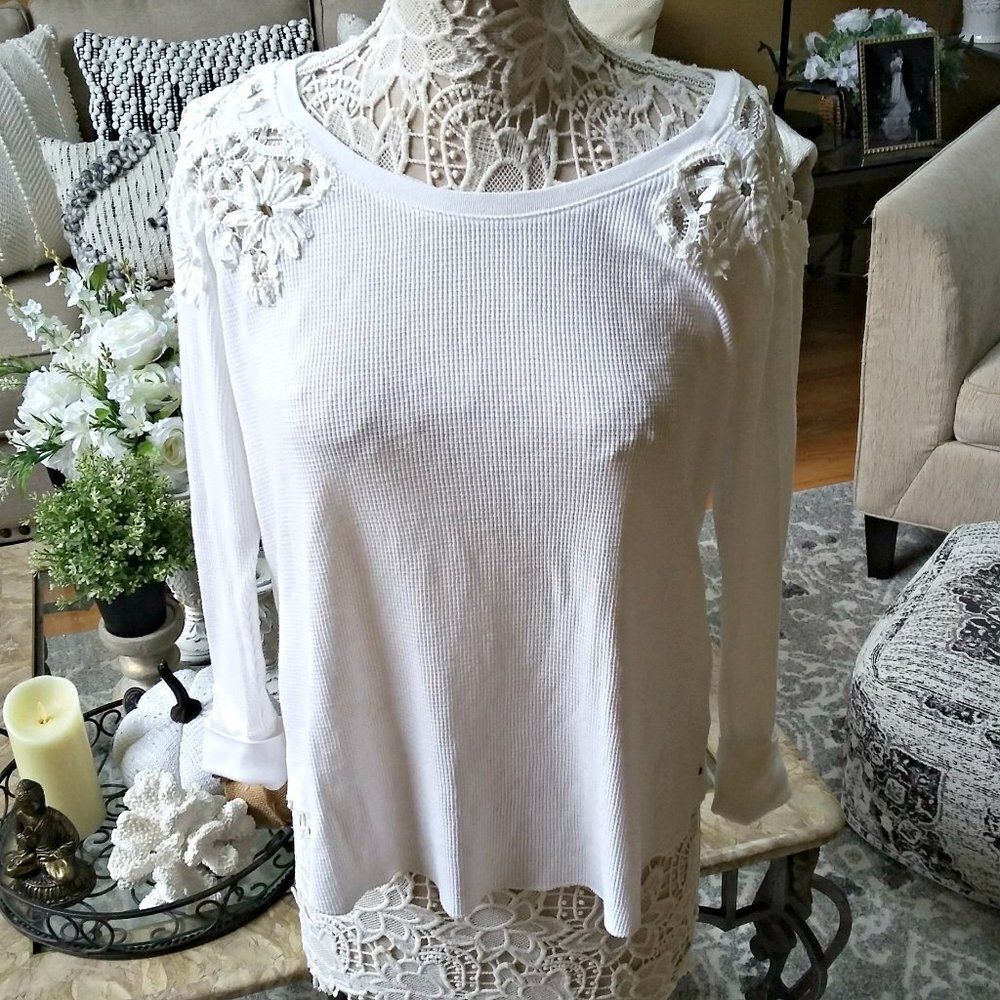 NWOT! WHITE THERMAL & LACE Top BY AEO SZ L